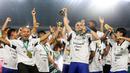 Para pemain PSIM Yogyakarta merayakan juara Pegadaian Liga 2 2024/2025 setelah mengalahkan Bhayangkara FC dalam laga final yang berlangsung di Stadion Manahan, Solo, Jawa Tengah, Rabu (26/02/2025). (Bola.com/Abdul Aziz)