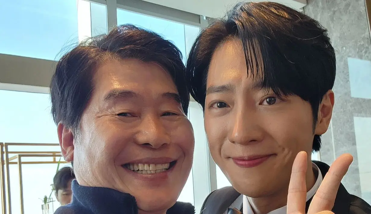 Chef Lee Yeon Bok juga berbagi foto dari pernikahan Sang Yeob. "Happy wedding, Lee Sang Chun. I hope you will be happier than anyone," tulisnya. (Foto: Insgtagram/ fuxtom)
