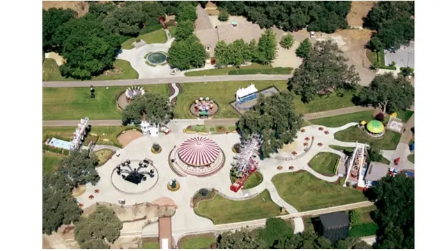 5 Artis Hollywood Ini Punya Desain Rumah Unik