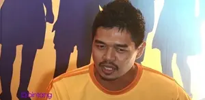 Pemain sepakbola Bambang Pamungkas punya cara tersendiri untuk mendidik ketiga putrinya. Seperti apa sih cara ia mendidik anak-anaknya? 