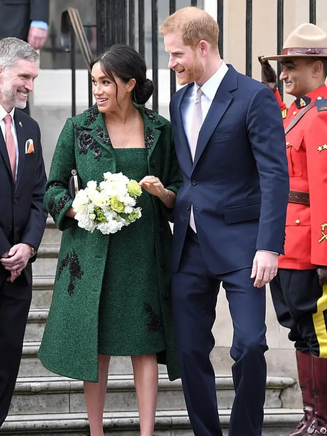 Harga busana hamil Meghan Markle