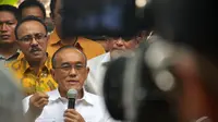 Dijanjikan Temui Ical, Sekelompok Orang Keluar Ruang Pleno Golkar