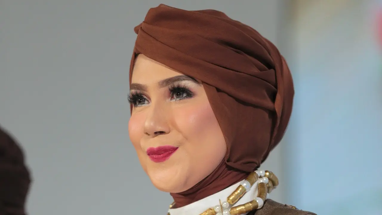 [Bintang] Marini Zumarnis dan Inneke Koesherawati