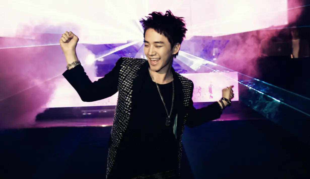 "Mungkin karena sifatku yang unik, aku jadi mengalami kesulitan. Biasanya aku hanya bisa fokus dengan satu hal," tuturnya. (Foto: allkpop.com)