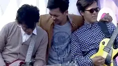 D'Masiv membawakan lagu Semakin dalam acara inBox SCTV (19/08/2014).  