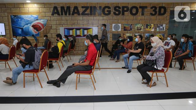 Realisasikan Target 1 Juta Vaksin, Ratusan Karyawan Ritel Ikuti Vaksinasi Covid-19