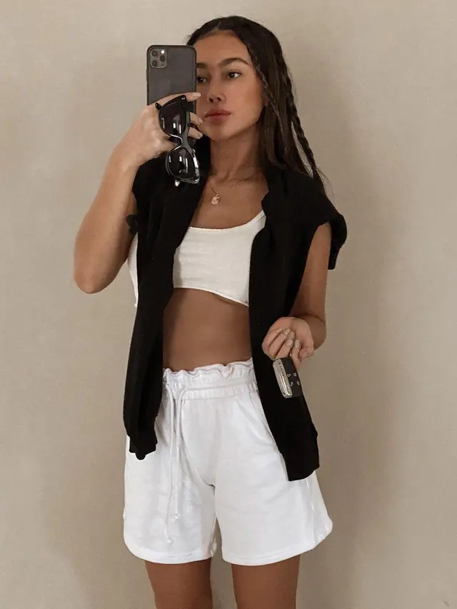 Ratu Felisha (https://www.instagram.com/p/CLWLxpWhSHd/)
