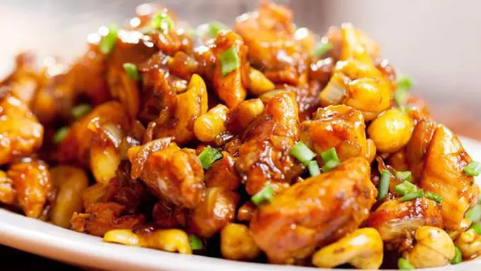 Tumis ayam kacang mede/copyright SparkRecipes - SparkPeople