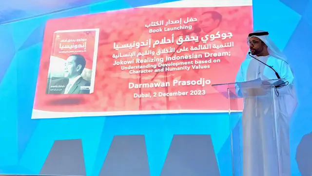 Buku biografi “Jokowi Mewujudkan Mimpi Indonesia” karya Darmawan Prasodjo diterbitkan dalam versi Bahasa Arab