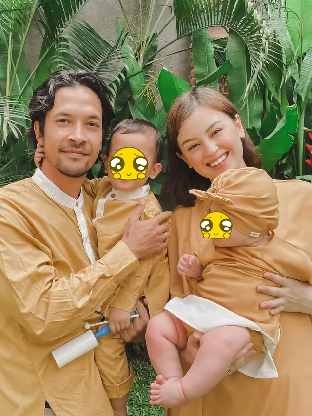 Bagikan Momen Lawas saat Hamil, Ini 6 Potret Bahagia Keluarga Kecil Kimberly Ryder