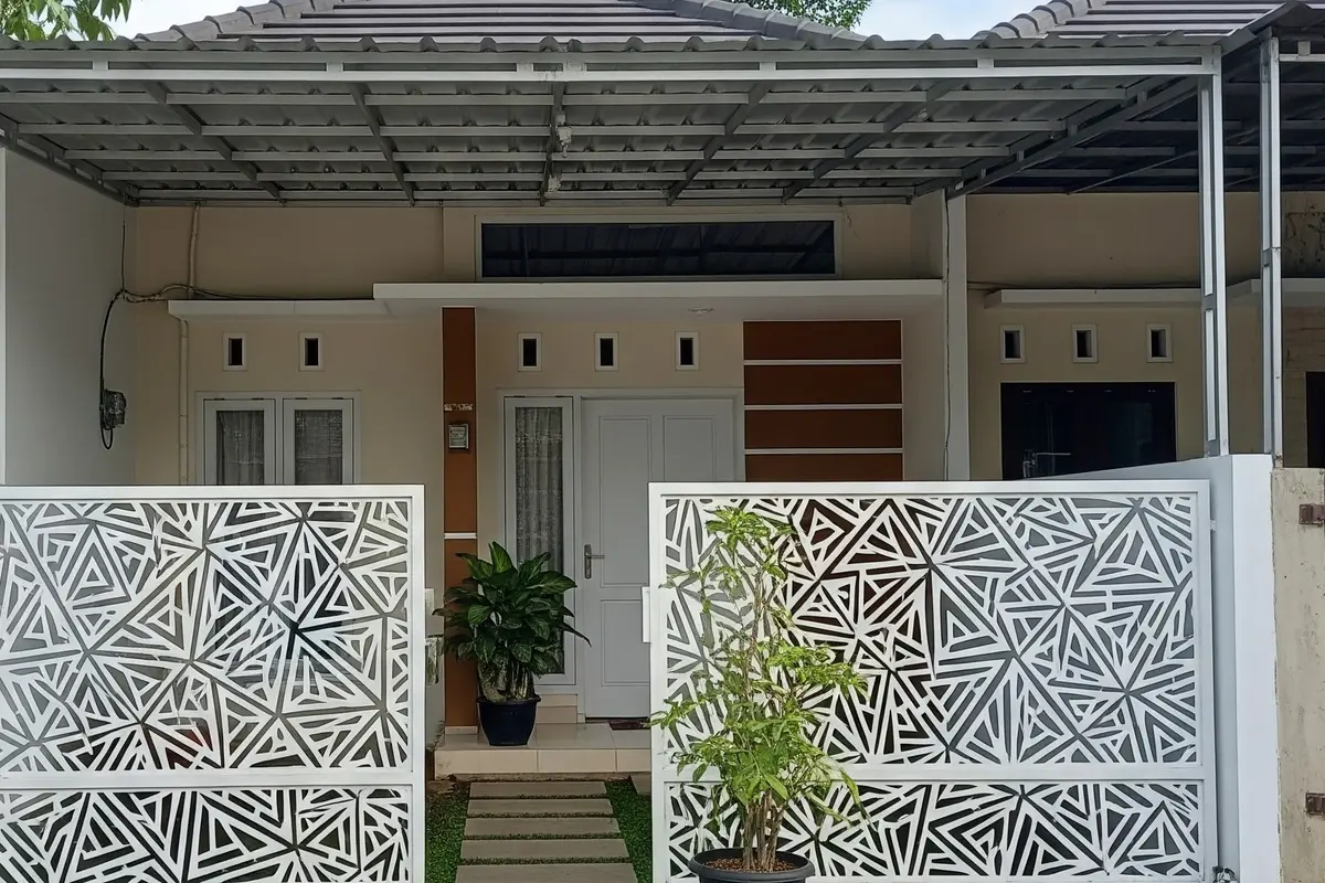 9 Desain Pagar Rumah Minimalis yang Membuat Fasad Tampak Lebih Mahal dan Berkelas
