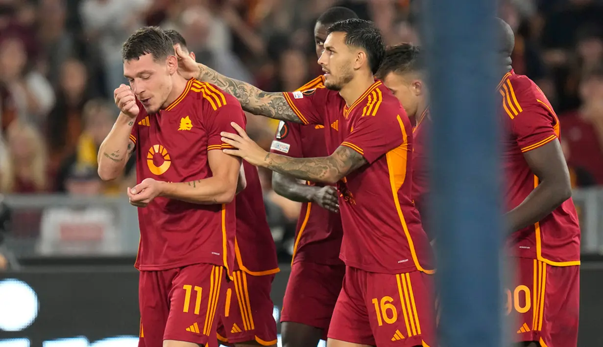 Hasilnya, Giallorossi, julukkan AS Roma, menggandakan keunggulan lewat Andrea Belotti yang menerima umpan Pellegrini. Skor 2-0 terjadi pada menit 46. (AP Photo/Alessandra Tarantino)