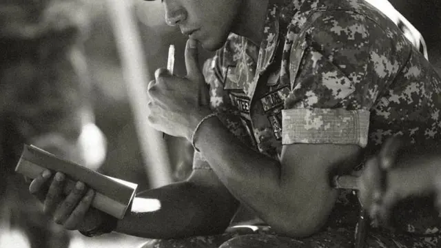 Pangeran Brunei Darussalam Abdul Mateen berseragam militer. (Instagram/@tmski)