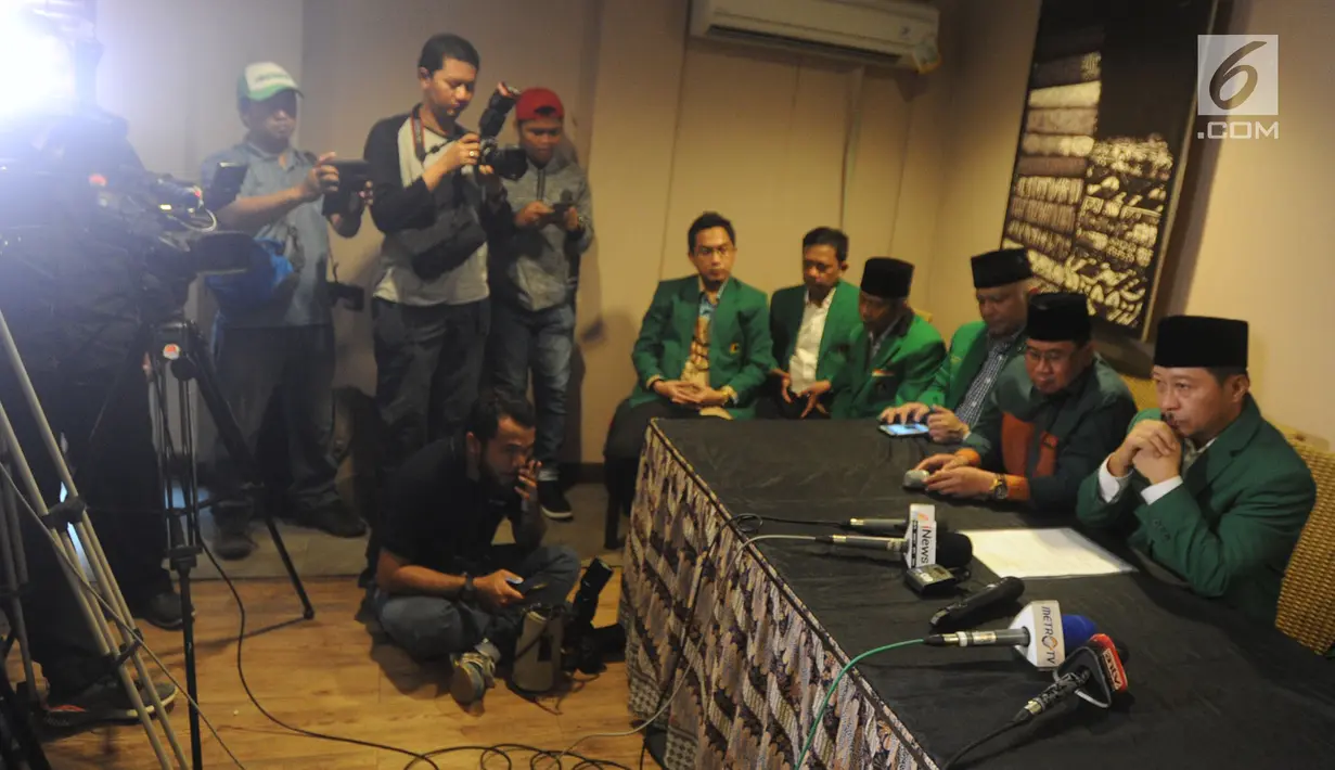 Suasana konferensi pers terkait pengunduran diri Ketua Umum Djan Faridz di Jakarta, Senin (30/7). Humphrey mengungkapkan berdasarkan surat 30 Juli 2018 itu, partainya memutuskan menerima pengunduran diri Djan Faridz. (Merdeka.com/Arie Basuki)