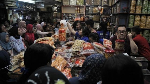 ramainya pasar jatinegara