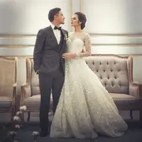 Raisa dan Hamish Daud resmi menyandang status suami istri pada 3 September 2017. Sebelum memutuskan untuk menikah, pasangan ini berpacaran sekitar sembilan bulan. (Foto: instagram.com/hamishdw)