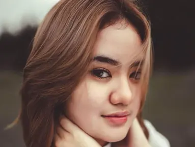 Aisyah yang diperankan Janis Kareem Aneira diceritakan sebagai gadis yang jago beladiri seperti ayahnya Kang Murad di sinetron Preman Pensiun. (FOTO: instagram.com/janisaneira/)