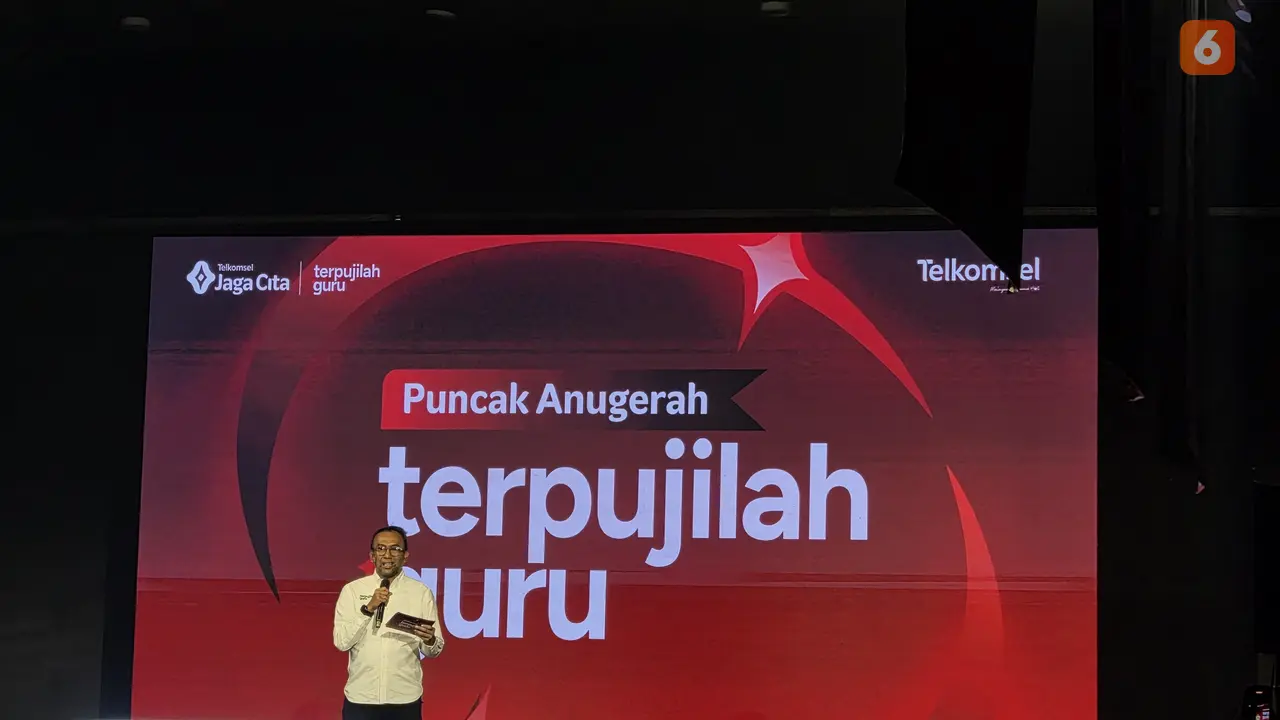 VP Corporate Communications & Responsibility Telkomsel, Abdullah Fahmi