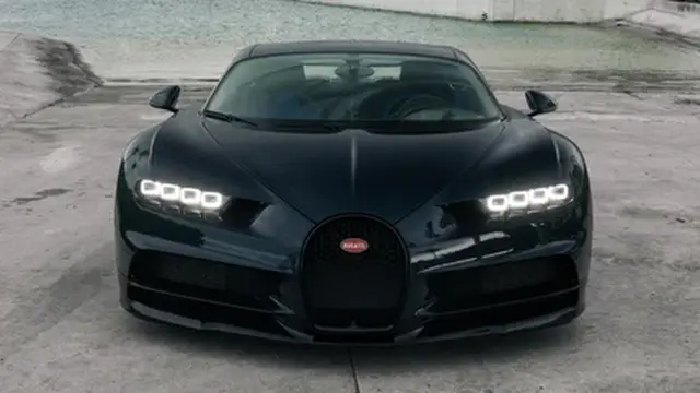 Hypercar Bugatti Chiron dengan Lampu Utama Quad-LED