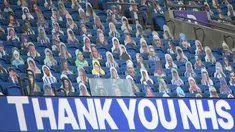 Kompetisi Liga Inggris kini sudah hampir memasuki setengah jalan. Musim baru digulirkan sesuai jadwal awal di seluruh liga. Namun, sebagian besar klub masih menghadirkan penonton palsu. (Foto: AFP/Pool/Andy Rain)