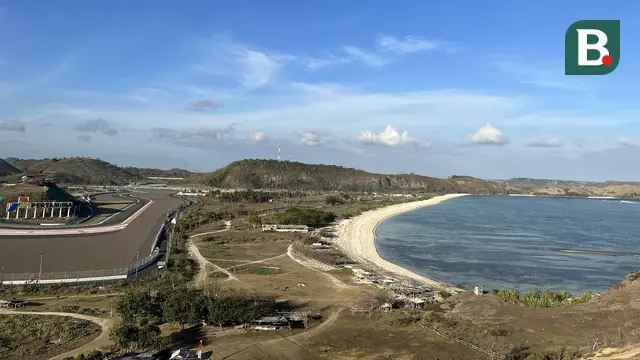 Foto: Menikmati Keindahan Sirkuit Mandalika yang Berpadu dengan Pantai Pesisir Selatan Pulau Lombok dari Atas Bukit Seger