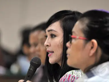 Mantan Wakil Sekjen Demokrat, Angelina Sondakh hadir di Pengadilan Tipikor, Jakarta, Kamis (14/8/14). (Liputan6.com/Miftahul Hayat)
