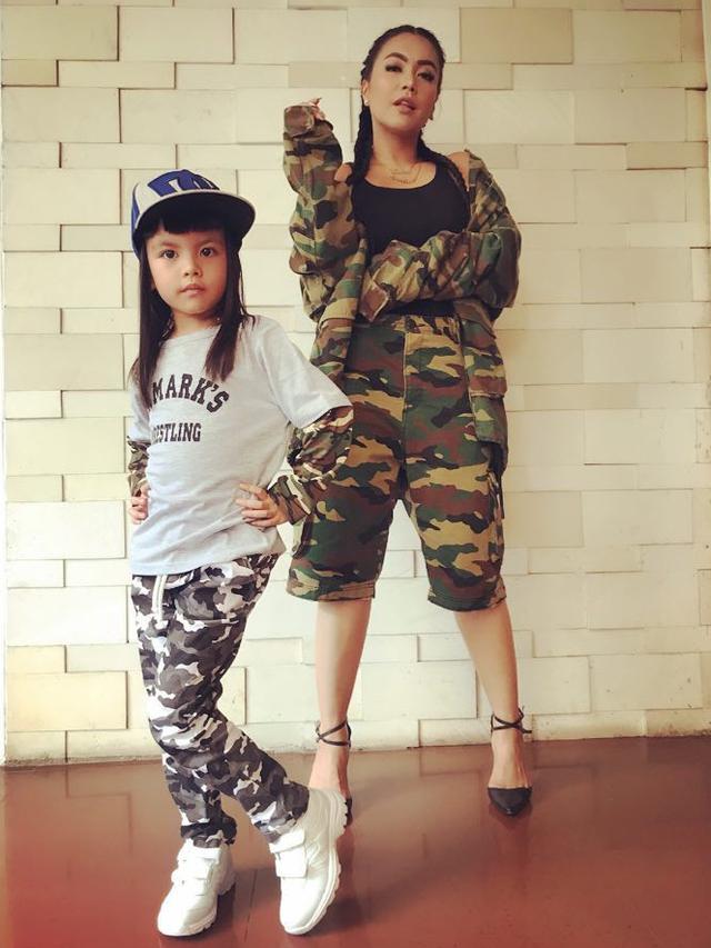 [Bintang] Denada dan Shakira Aurum