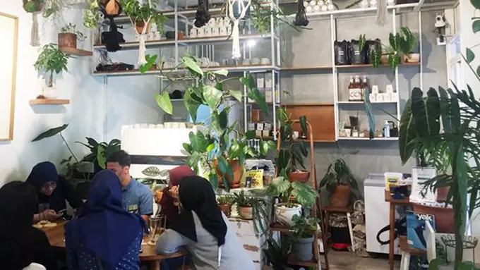 Suasana nyaman salah satu cafe di Bandung/copyright Vemale.com/Anisha