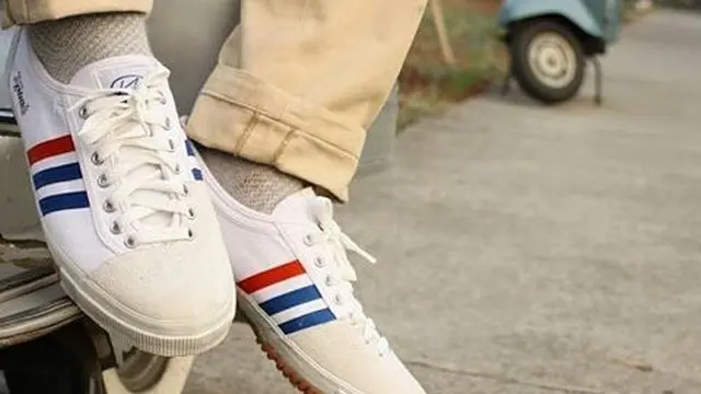 2 Sepatu yang Ngehits di Tahun 90-an, Pernah Punya Nggak?