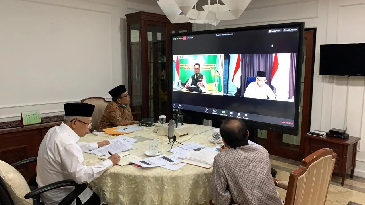 Wakil Presiden Ma'ruf Amin dan Gubernur Jawa Barat Ridwan Kamil melakukan teleconference.
