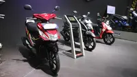 Yamaha memajang deretan sepeda motor skuter andalannya selama pameran IMOS 2018 yang berlangsung di JCC, Senayan, Jakarta, 31 Oktober-4 November 2018. (Herdi Muhardi)