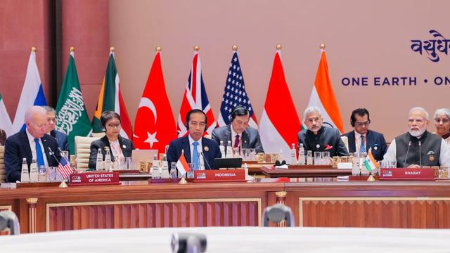 Presiden Jokowi dalam pertemuan sesi pertama Konferensi Tingkat Tinggi (KTT) G20 India yang digelar di Bharat Mandapam, IECC, Pragati Maidan, New Delhi, India, Sabtu (9/9/2023). (Foto: Laily Rachev - Biro Pers Sekretariat Presiden)