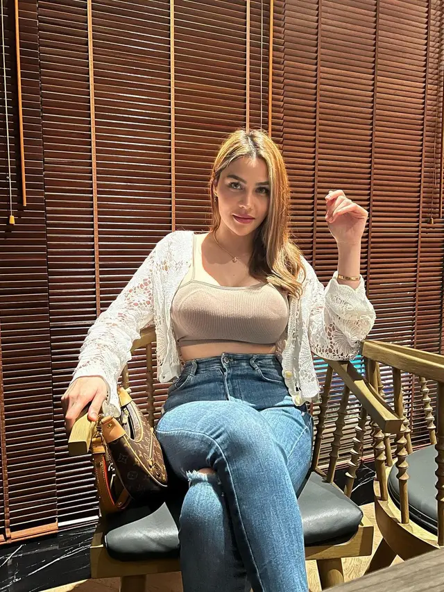6 Potret Terbaru DJ Katty Butterfly dengan Rambut Blonde, Dipuji Makin Fresh