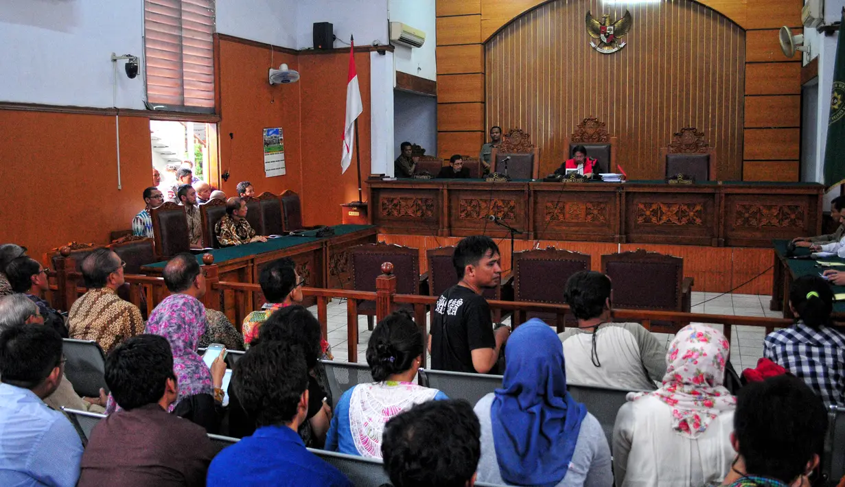 Suasana Sidang Praperadilan Hadi Poernomo, Selasa (26/5/2015). Hakim tunggal Haswandi mengabulkan permohonan praperadilan yang diajukan mantan Ketua BPK tersebut (Liputan6.com/Yoppy Renato)