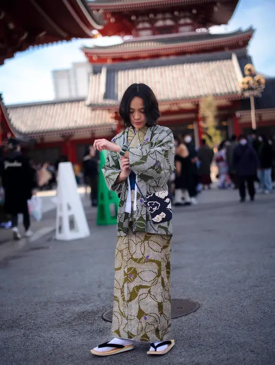 Biasanya dipasangkan dengan sandal bernama geta atau sori dan kaus kaki. [@bclofficial]