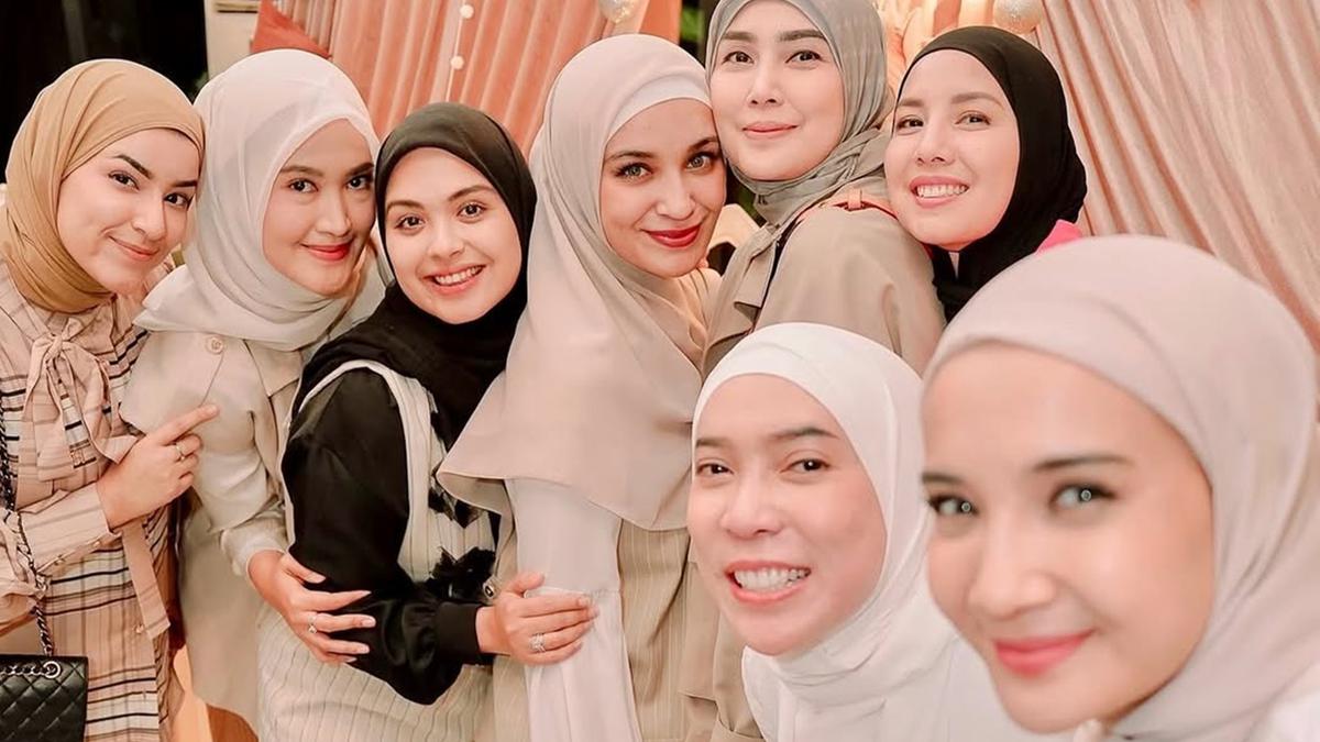 Outfit Earthy Tone Tamu Artis di Ultah Humaira Anak Zaskia Sungkar, Siapa Paling Stylish?