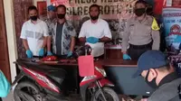 Foto: Barang bukti sepeda motor yang diamankan polisi dari tangan pelaku (Liputan6.com/Ola Keda)