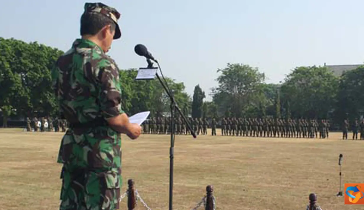 Citizen6, Surabaya: Komandan Kodikdukum Kolonel Laut (T) Tri Sunu Prasetyo membuka acara orientasi Dikmata Kodikdukum yang digelar di Lapangan Laut Seram, Bumimoro, Jumat (31/8). (Pengirim: Penkobangdikal)