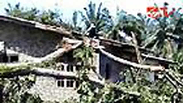 Puting Beliung Rusak Puluhan Rumah
