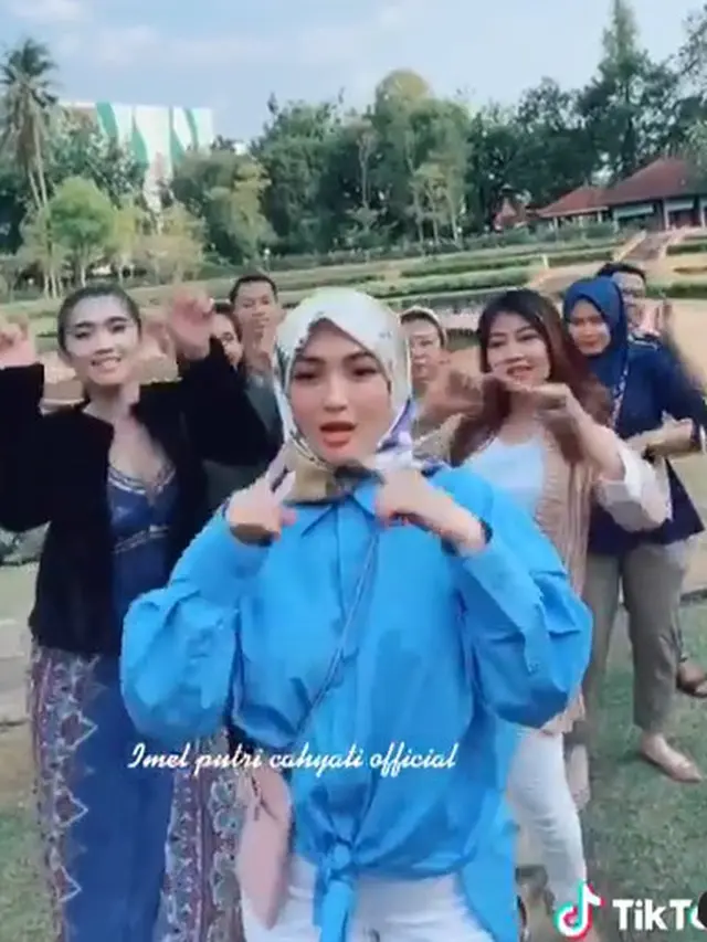 6 Momen Reuni Duo Ratu FTV Imel PC dan Revi Mariska, Curi Perhatian