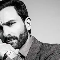 Saif Ali Khan harus dilarikan ke rumah sakit karena mengalami cedera saat melakukan syuting film. Saat melakukan adegan fighting, jempol kakinya terkena benda berat dan mengalami pendarahan yang serius. (Foto: dnaindia.com)