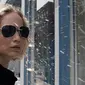 Tampilan teranyar Jennifer Lawrence di film Joy (Foto: Vogue.com)