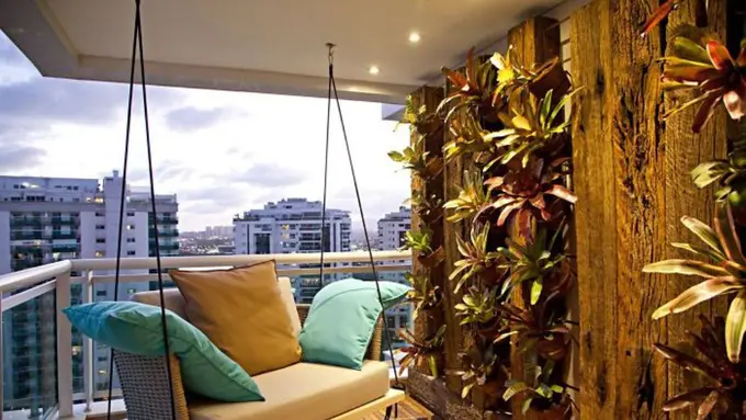 12 Dekorasi Balkon Unik Ini Bikin Rumah Terlihat 'Cozy'