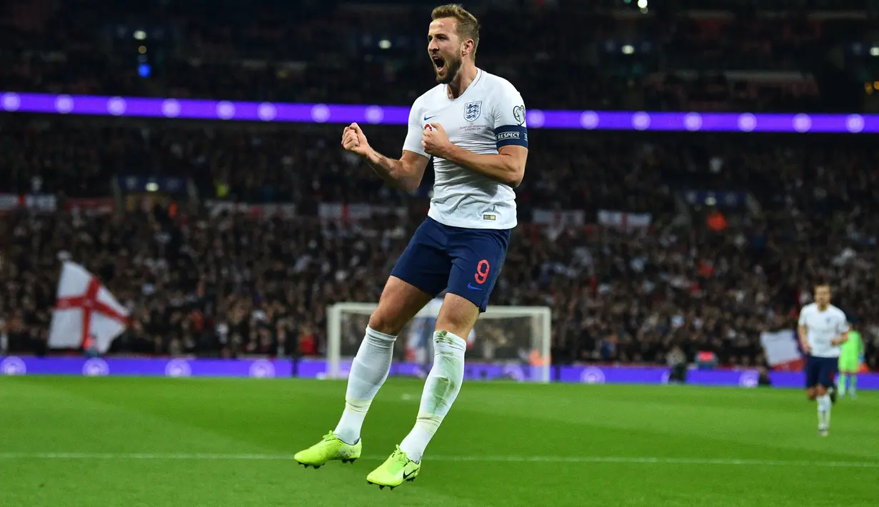 Harry Kane - Salah satu pemain terbaik di dunia ini akan mengisi lini serang The Three Lions. Penampilannya yang impresif dengan mecetak 23 gol dan 14 assist bersama The Lilywhites pada musim ini, mengantarkannya pada gelar top skor dan top assist di Liga Inggris. (Foto: AFP/Glyn Kirk)
