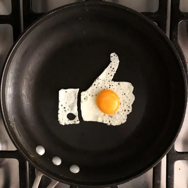6 Karya Seni dari Telur Ceplok Ini Tampak Estetik, Unik Beragam Bentuk