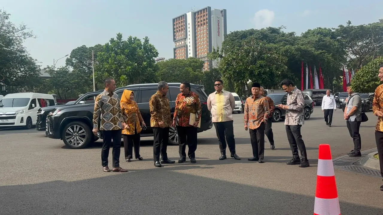 Pimpinan MPR Temui Prabowo di Istana