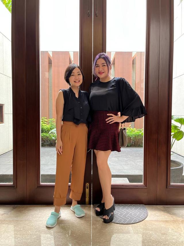 Dokter Evelyne dan Vicky Shu