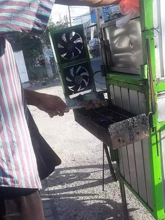 10 Potret Nyeleneh Pedagang Pakai Alat Tak Biasa Waktu Jualan Ini Bikin Heran