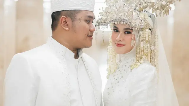 6 Potret Terbaru Uty Bonita Eks JKT48 Sekaligus Sepupu Dinda Hauw Telah Menikah