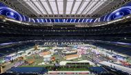 Tampak Stadion Bernabeu disulap jadi arena bertema Natal. (AFP)